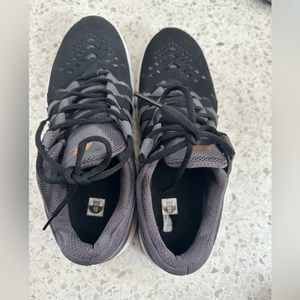 Nike mens 10 lunar finger trap TR black and grey